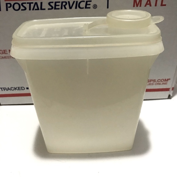 Tupperware Store N Pour - Picture 3 of 8